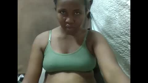 Snapshot of adelealy chatting on March 1, 4:37 am adelealy online show from March 1, 4:37 am