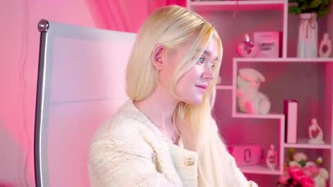 Adele  2200 -700  1000  UTCGMT 100 online show from April 13, 2:46 am