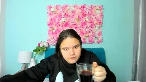 adelecruzz online show from February 24, 12:57 pm