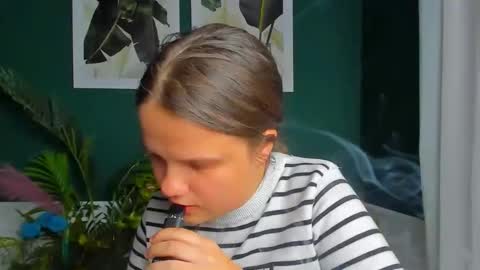 adelecruzz online show from April 12, 12:41 pm