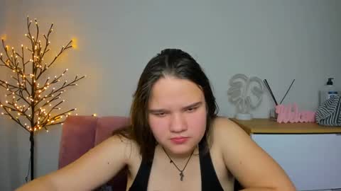 adelecruzz online show from February 12, 1:38 pm