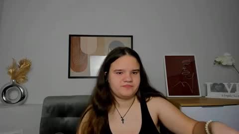 adelecruzz online show from March 1, 1:18 pm