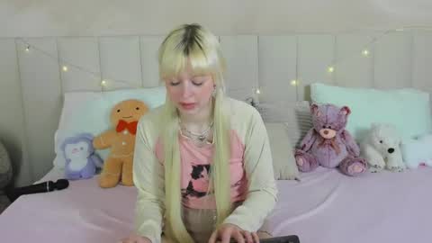 adelesilvy online show from June 2, 2:12 am