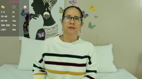 Adele Smithh online show from September 9, 1:33 pm