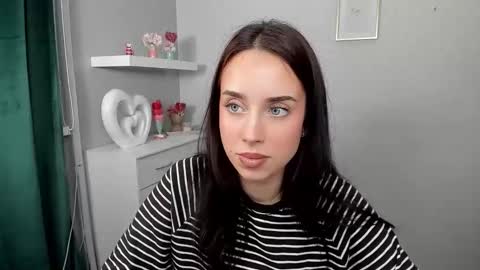 Adele online show from April 1, 5:52 am