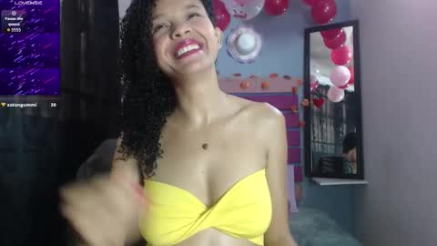 Snapshot of adeleth_blue chatting on September 9, 1:33 pm Adeleth online show from September 9, 1:33 pm