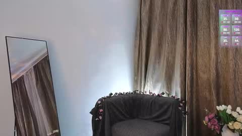 Snapshot of adelin_frosty chatting on October 18, 3:04 pm Adelin online show from October 18, 3:04 pm
