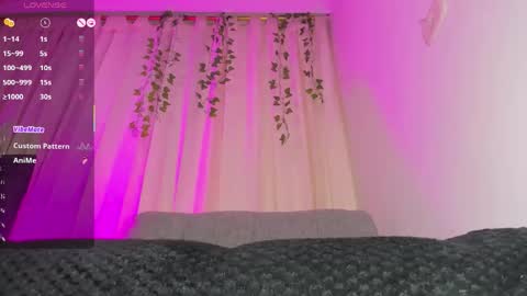 adelinaconte1 online show from November 10, 11:44 pm