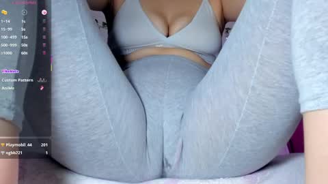 adelinaconte1 online show from May 28, 7:56 pm