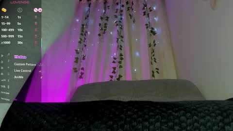 adelinaconte1 online show from December 15, 1:05 pm