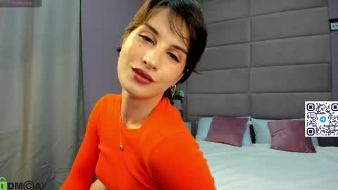 Snapshot of adeline_perle chatting on October 7, 1:21 am Adeline Perle online show from October 7, 1:21 am