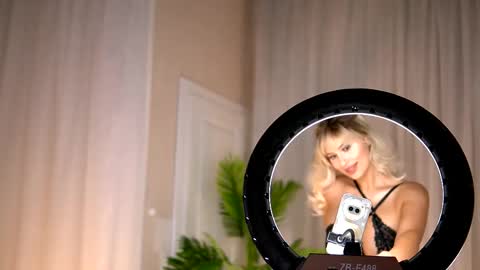 Snapshot of adelineking chatting on September 10, 1:38 am Ade online show from September 10, 1:38 am