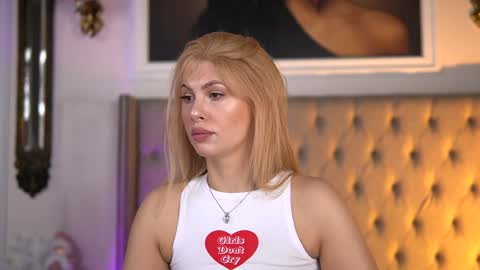 Snapshot of adelineking chatting on January 11, 3:02 am Ade online show from January 11, 3:02 am