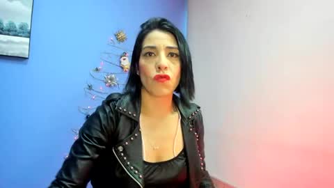 Snapshot of adellelennox_cg chatting on December 13, 11:13 am Adelle online show from December 13, 11:13 am