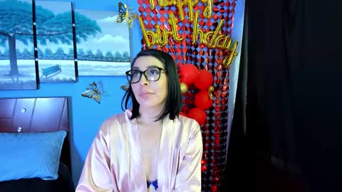 Snapshot of adellelennox_cg chatting on September 16, 6:49 pm Adelle online show from September 16, 6:49 pm