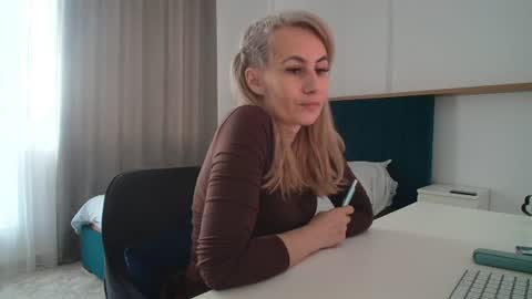 Adellyn online show from June 13, 4:26 pm