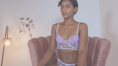 Snapshot of adelyn_x chatting on February 19, 8:01 am instragram adelyn 111 online show from February 19, 8:01 am