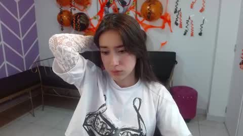 Snapshot of adhara_kitten chatting on October 21, 1:04 pm Adhara online show from October 21, 1:04 pm