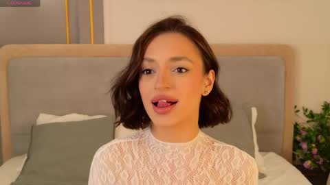 adoracortes online show from April 2, 5:05 am