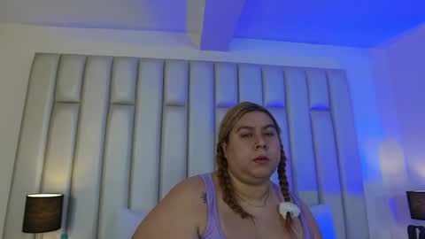 ANDREA PEREZ online show from April 9, 11:37 am