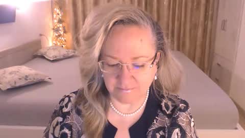 Cryna online show from April 16, 4:13 am