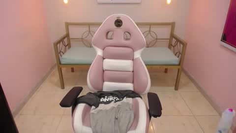 Adri  online show from February 26, 1:32 pm