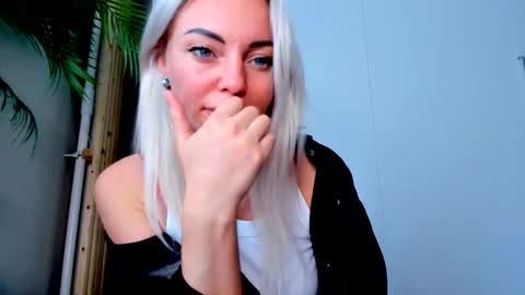 Adriana online show from September 12, 1:18 pm