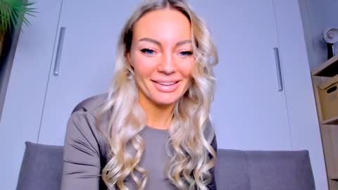 Adriana online show from March 10, 5:50 pm