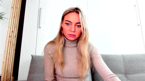 Adriana online show from January 25, 2:52 pm