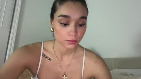 Snapshot of adriannarodriguez chatting on February 14, 3:54 am Adrianna  online show from February 14, 3:54 am