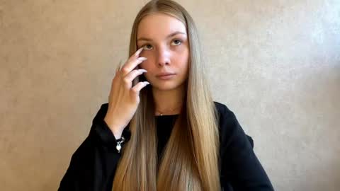Caroline online show from August 2, 3:59 pm