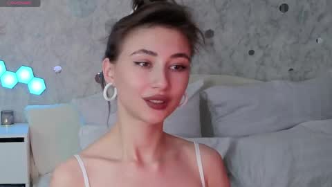 AffiinaLovsx online show from April 12, 7:55 am