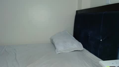 Mia online show from October 15, 1:30 am