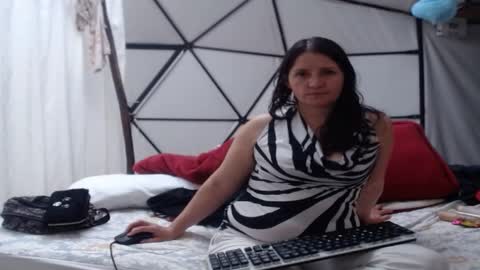 Snapshot of agel_sw1 chatting on January 2, 9:50 pm Angel online show from January 2, 9:50 pm