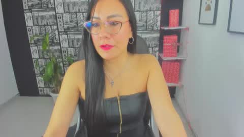 Snapshot of aghata_moon chatting on January 2, 12:24 pm Aghata Moon online show from January 2, 12:24 pm