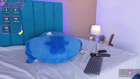 Ahvi Ebony online show from November 7, 1:06 pm