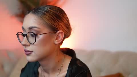  Aileen  online show from October 22, 6:46 pm