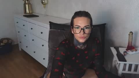 AileenInk online show from October 7, 10:08 am