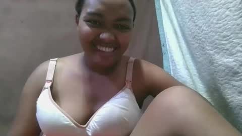 Snapshot of aimealdy chatting on October 5, 1:49 pm aimealdy online show from October 5, 1:49 pm