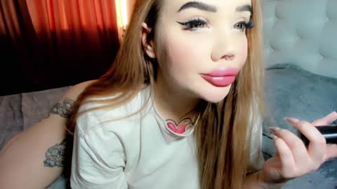 Snapshot of aira_vi chatting on February 5, 3:02 am Aira online show from February 5, 3:02 am