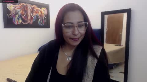aisha_french online show from January 15, 3:29 pm