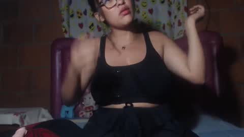 Snapshot of aisha_koswell3 chatting on January 24, 3:32 am aisha koswell3 online show from January 24, 3:32 am