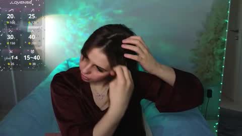 Aisha online show from October 28, 4:13 pm