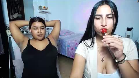 aisha_stacey0410 online show from February 14, 7:49 pm