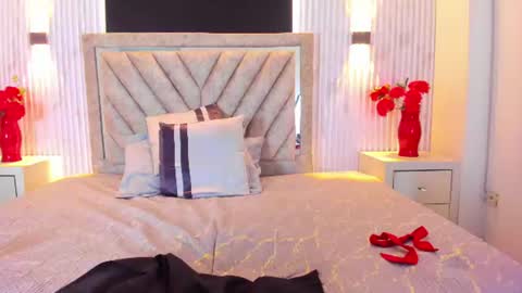 Aisha Stones online show from July 28, 3:21 pm