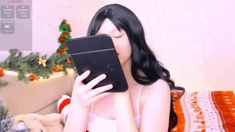 Aisha online show from December 19, 9:01 am