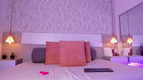 Aisha online show from December 2, 4:42 pm