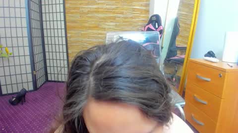 Aisha online show from February 22, 5:30 am