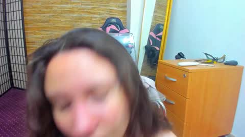 Aisha online show from February 17, 5:07 am