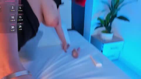 Snapshot of aixa_hill1 chatting on October 8, 12:37 am online show from October 8, 12:37 am
